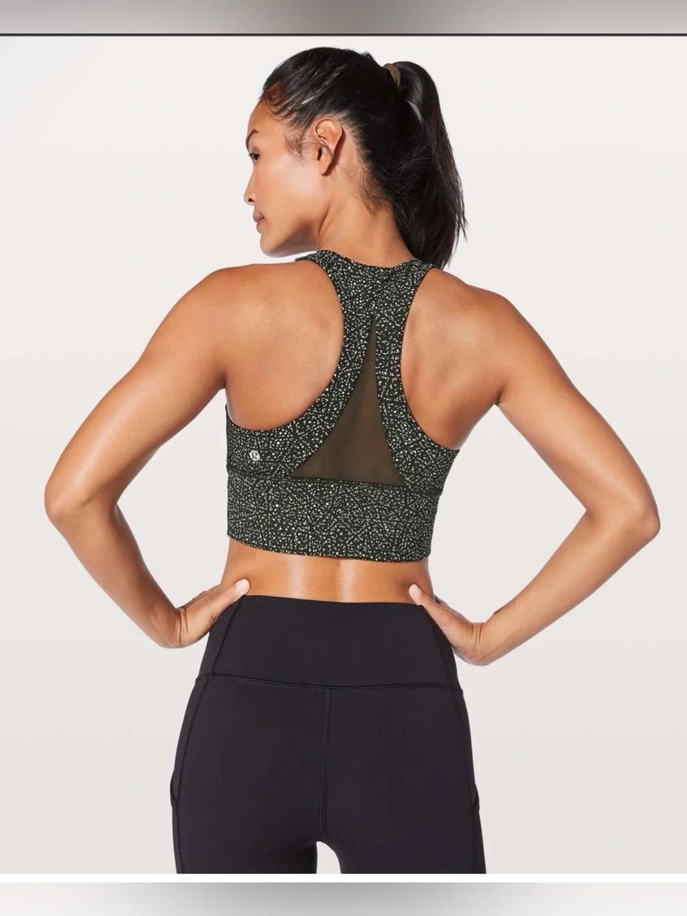 Like New Lululemon Invigorate Bra Longline in Nightview Black/White size 4
